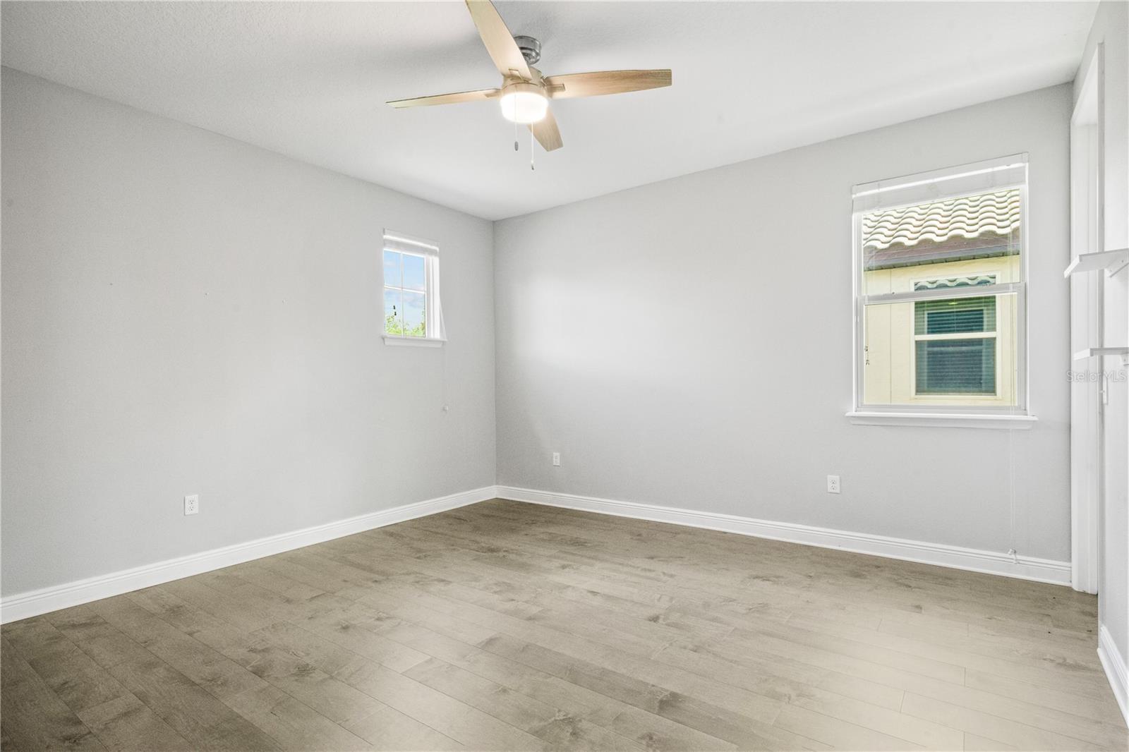 8394 LOOKOUT POINTE DR