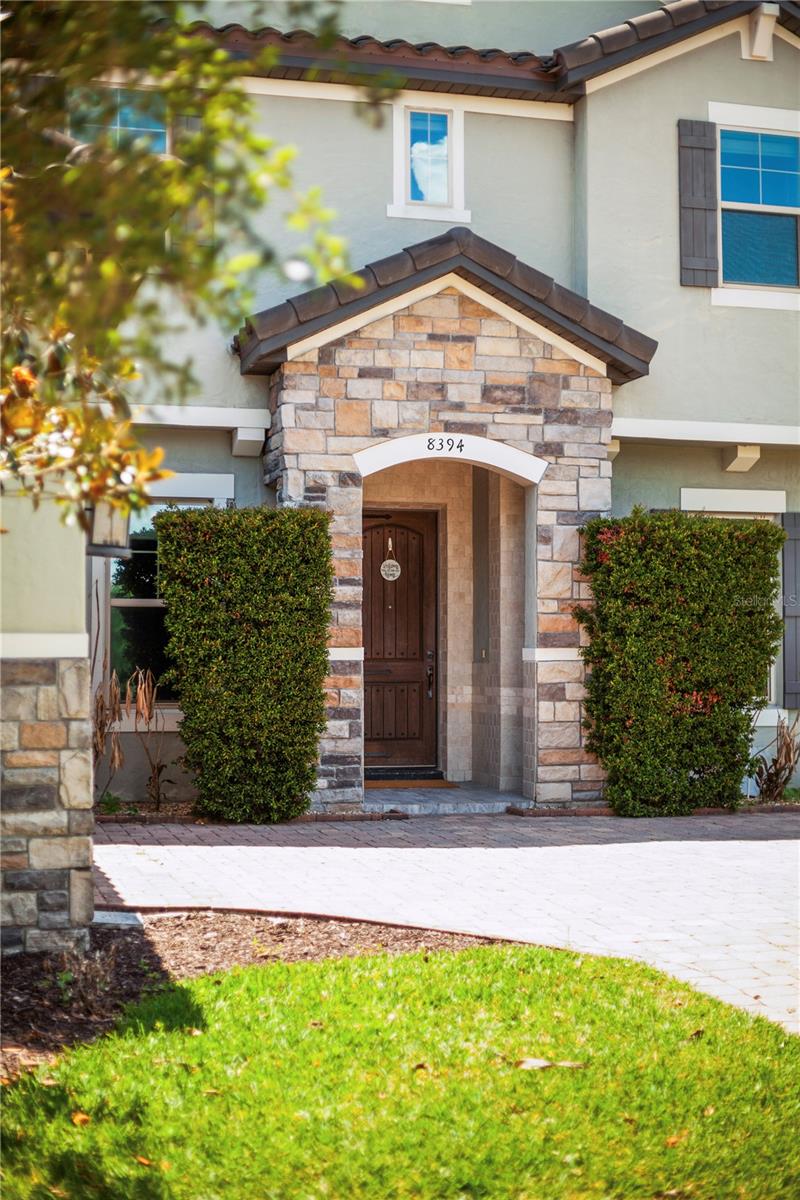 8394 LOOKOUT POINTE DR