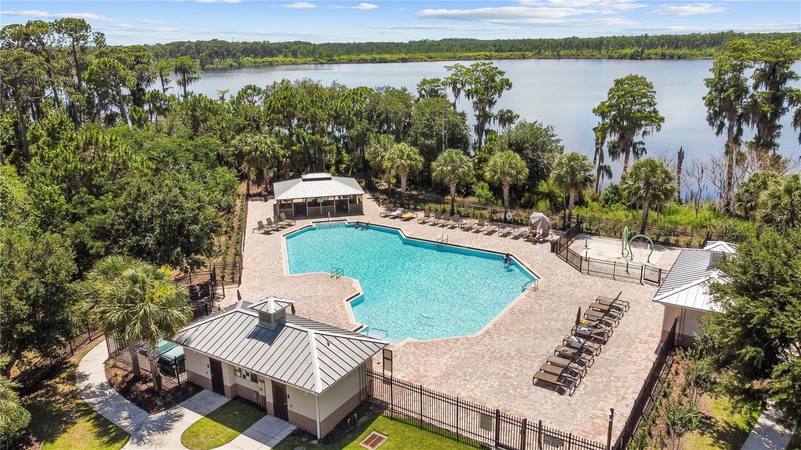 8394 LOOKOUT POINTE DR