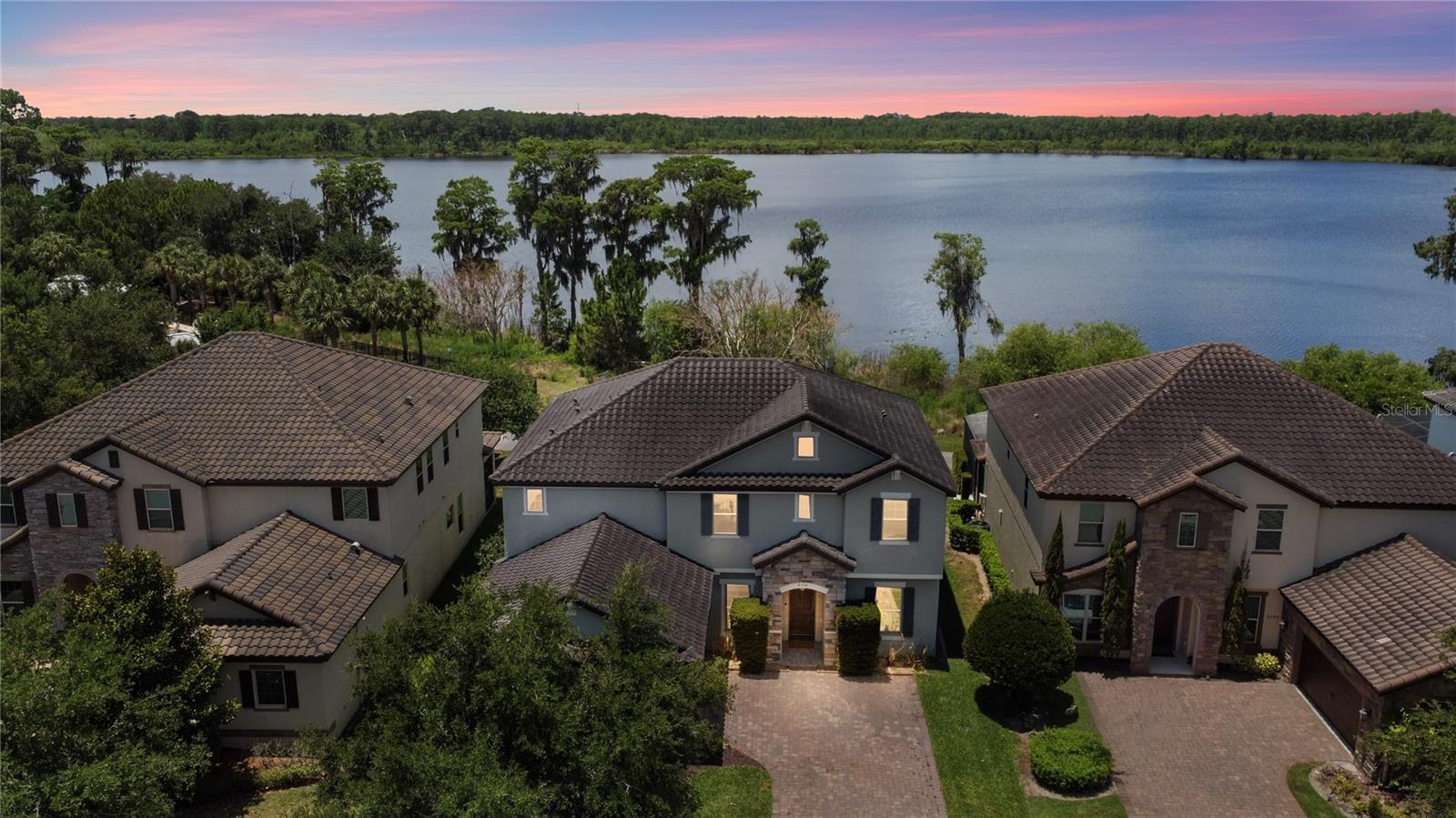 8394 LOOKOUT POINTE DR