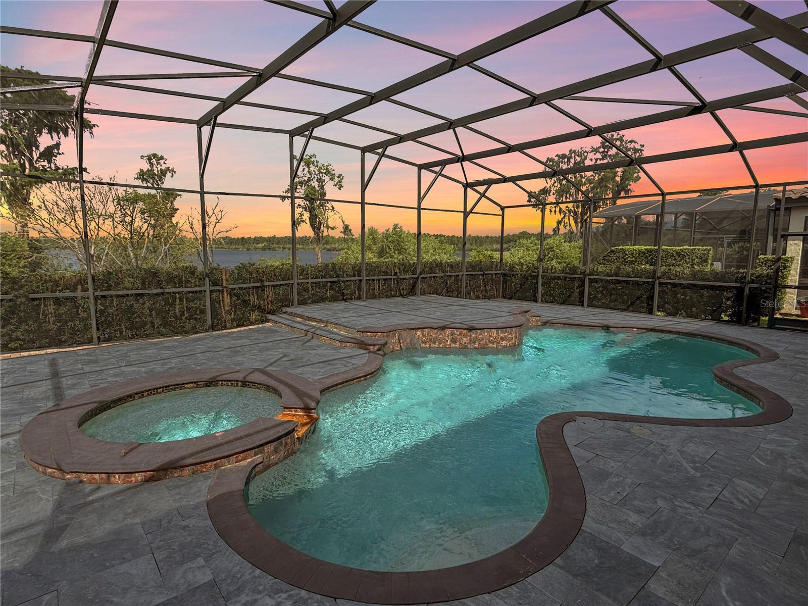 8394 LOOKOUT POINTE DR