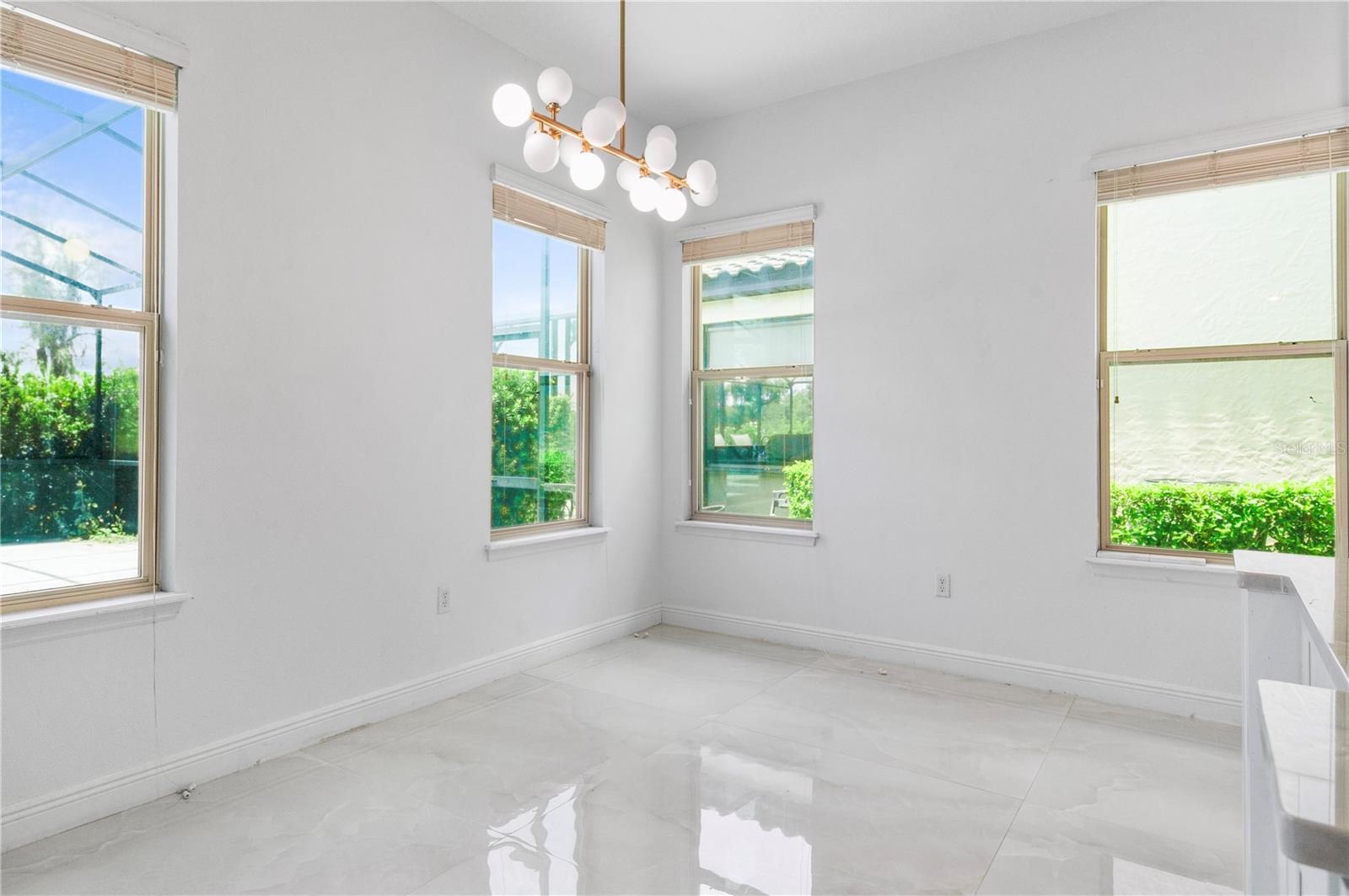 8394 LOOKOUT POINTE DR