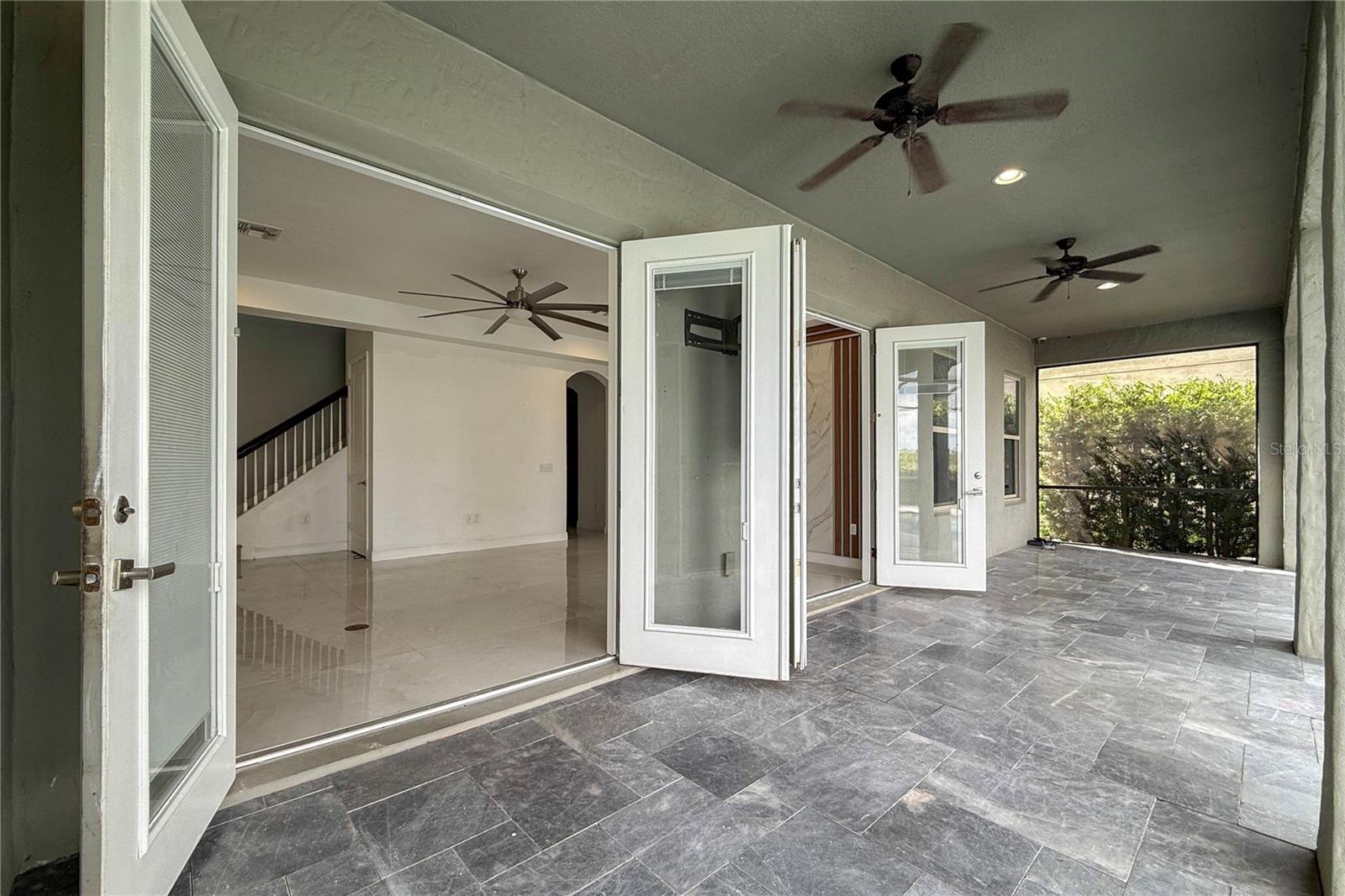 8394 LOOKOUT POINTE DR