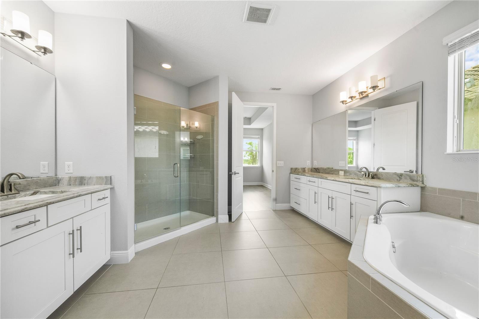 8394 LOOKOUT POINTE DR