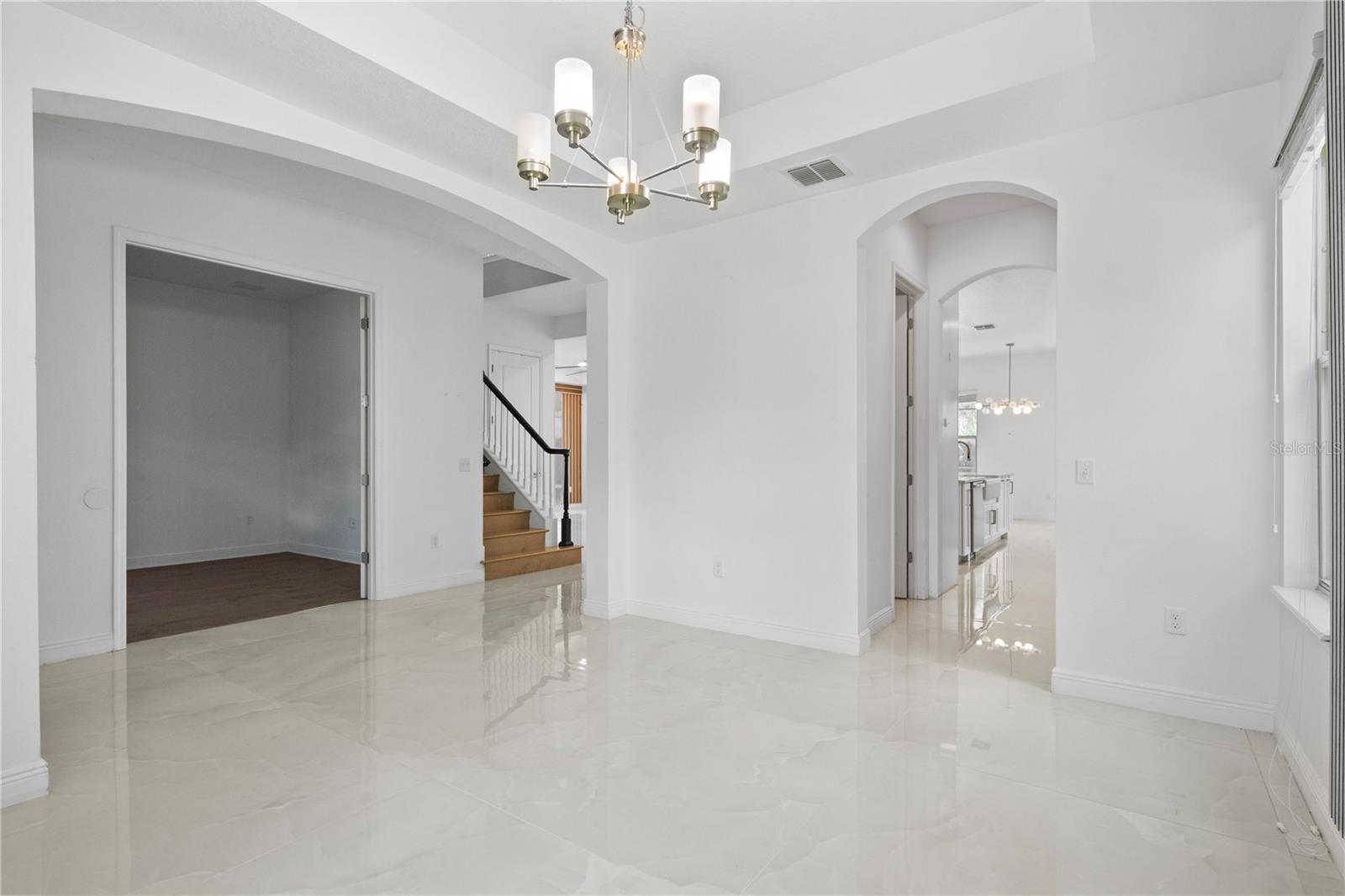 8394 LOOKOUT POINTE DR