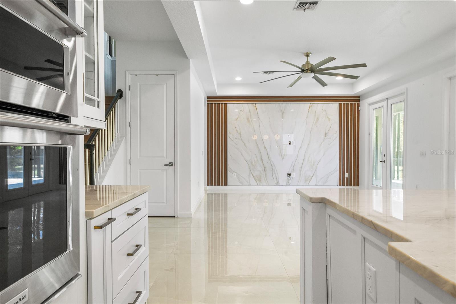 8394 LOOKOUT POINTE DR