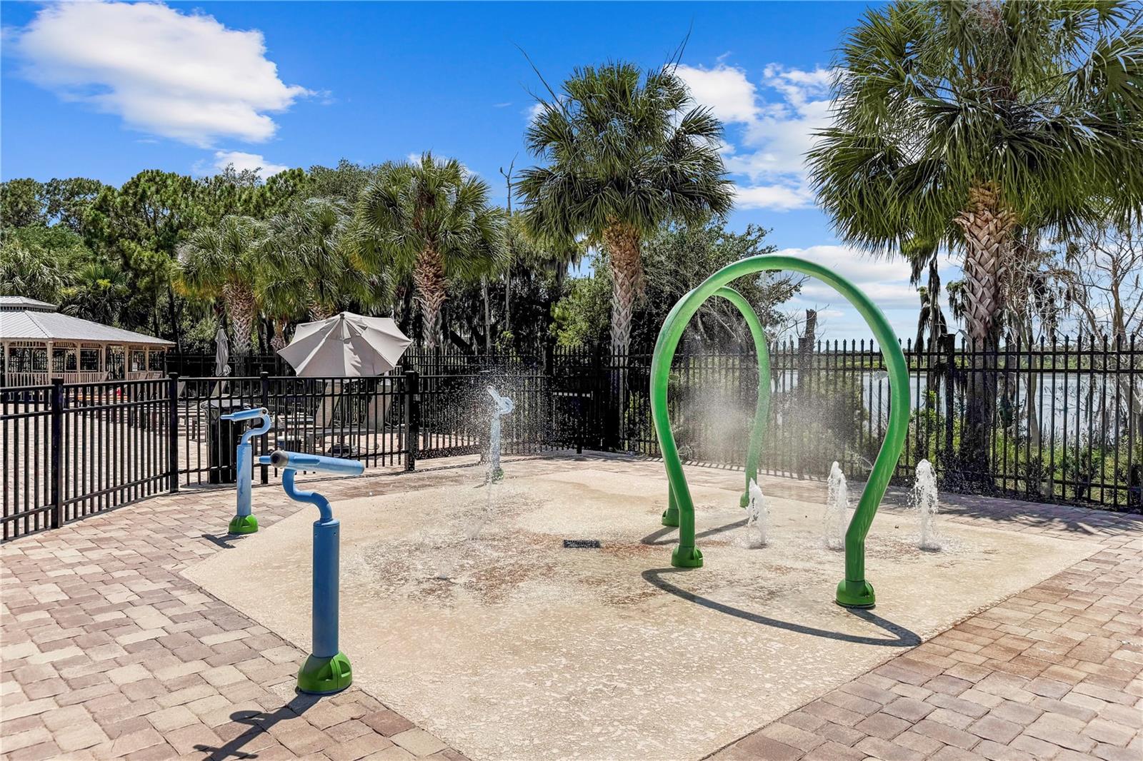 8394 LOOKOUT POINTE DR