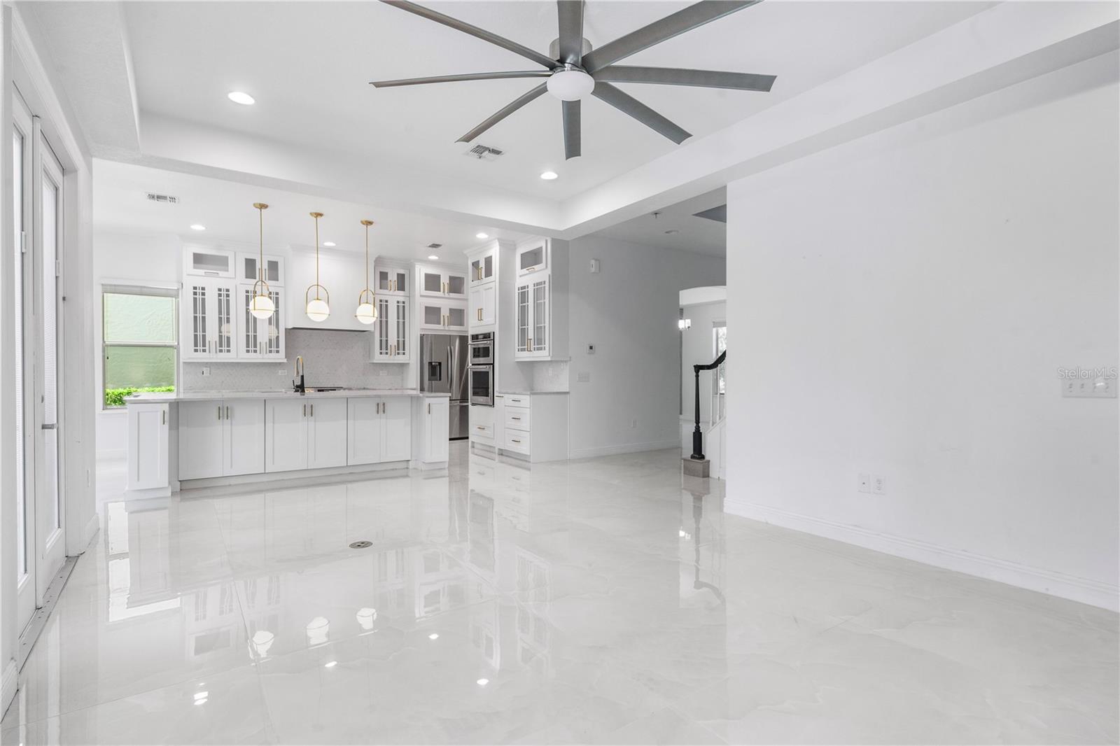 8394 LOOKOUT POINTE DR
