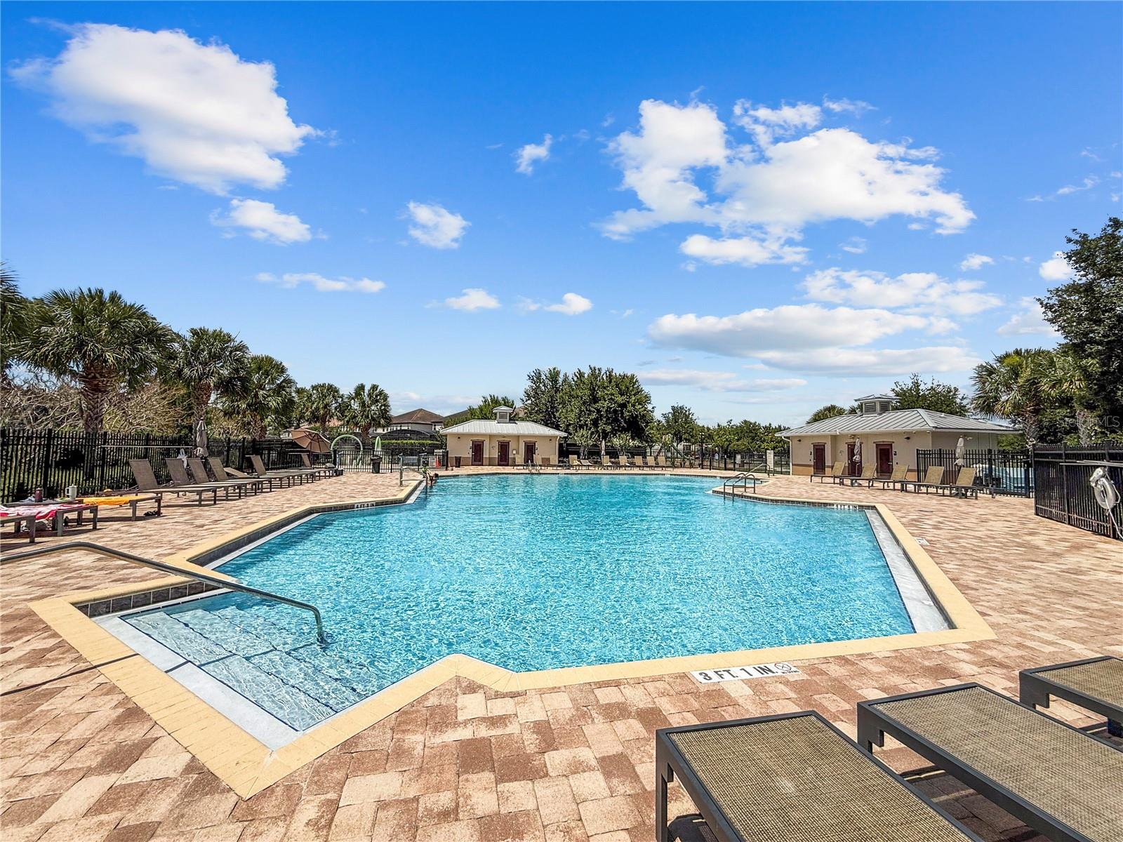 8394 LOOKOUT POINTE DR