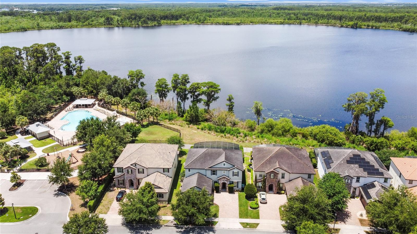8394 LOOKOUT POINTE DR