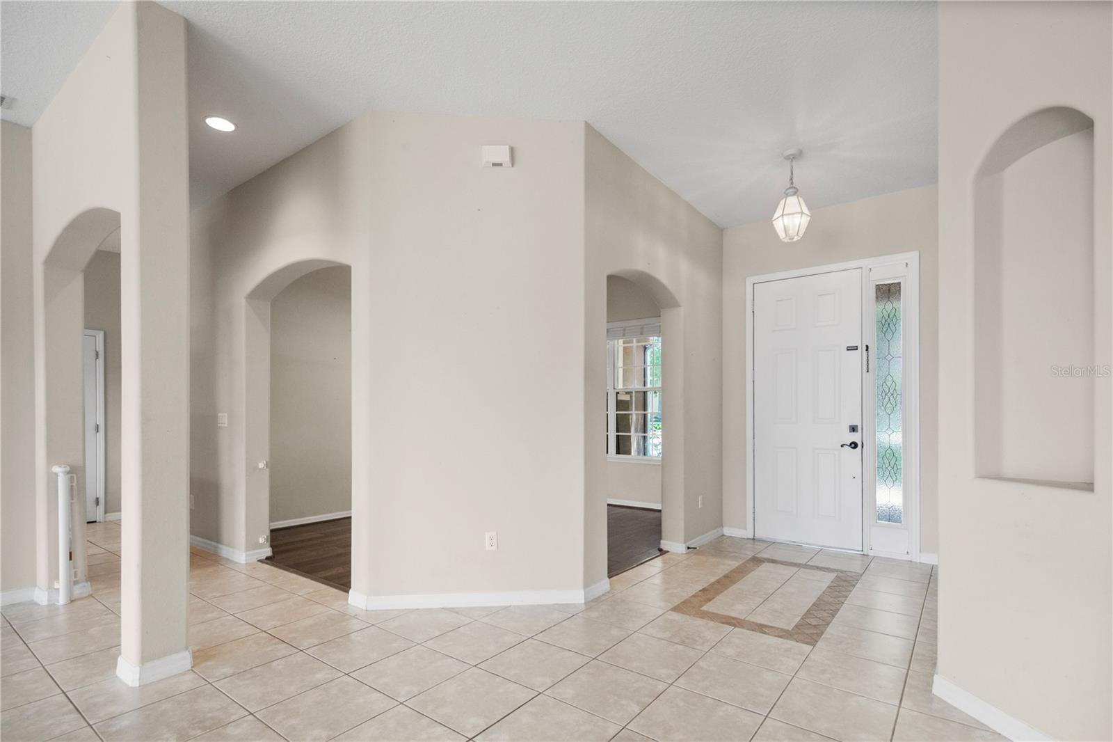 904 White Oak Way