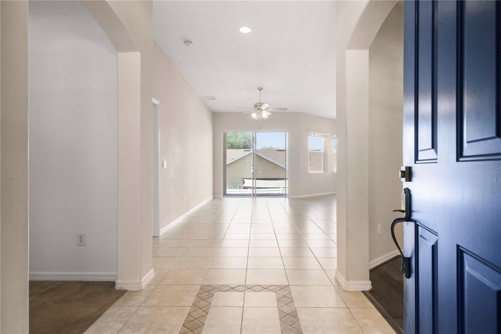 904 White Oak Way