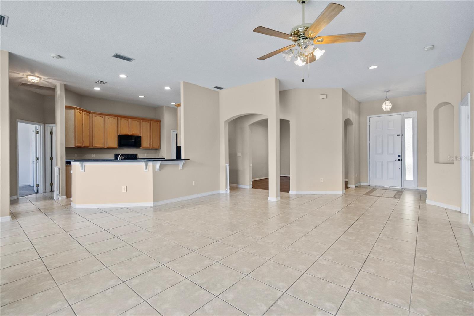 904 White Oak Way