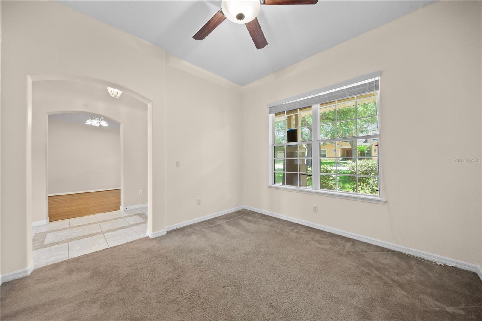 904 White Oak Way
