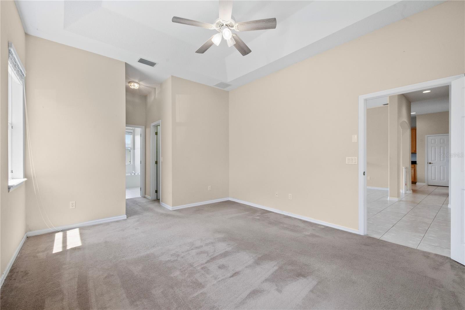 904 White Oak Way