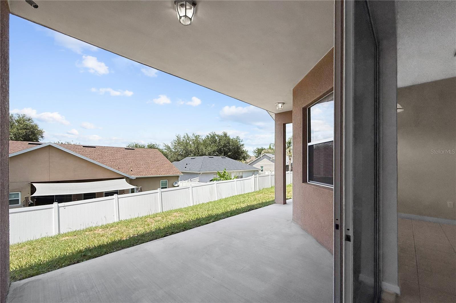 904 White Oak Way