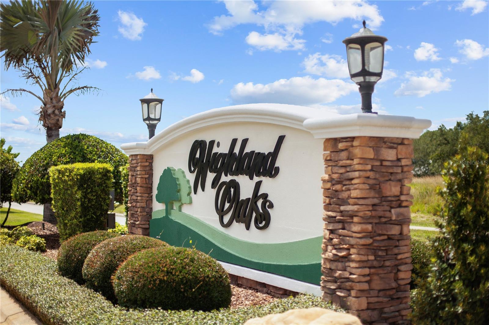 904 White Oak Way