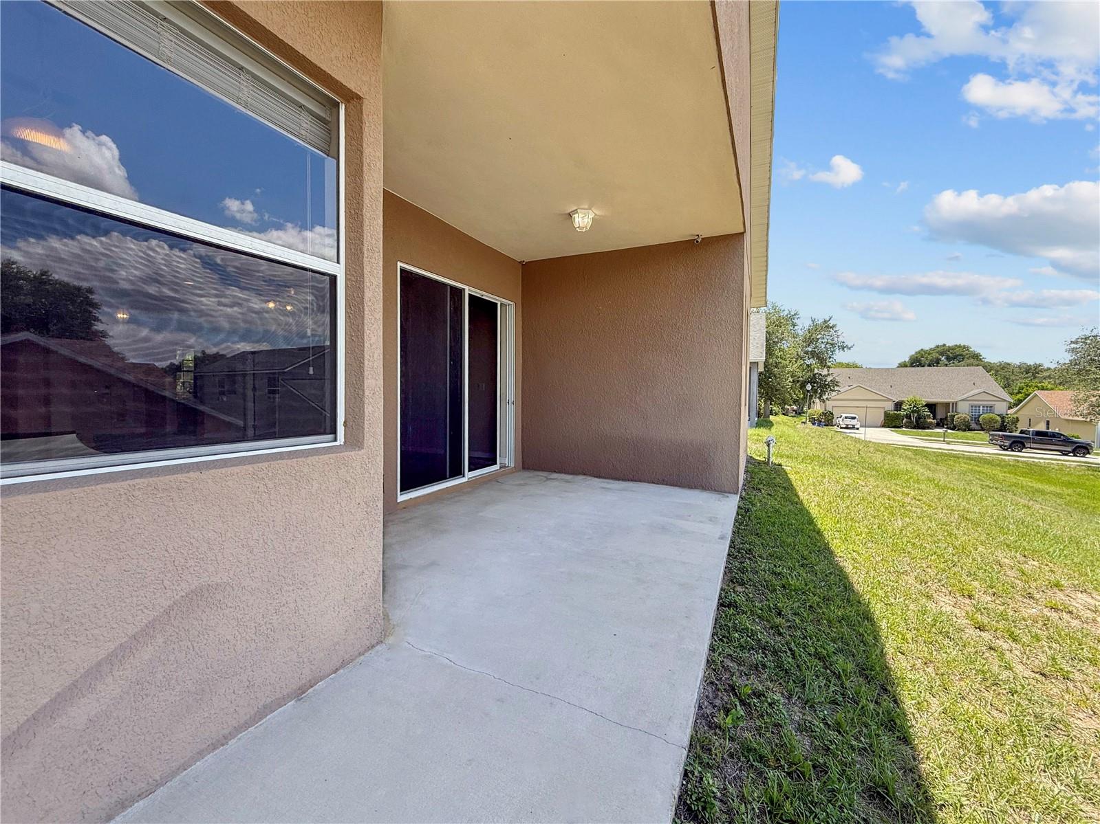 904 White Oak Way