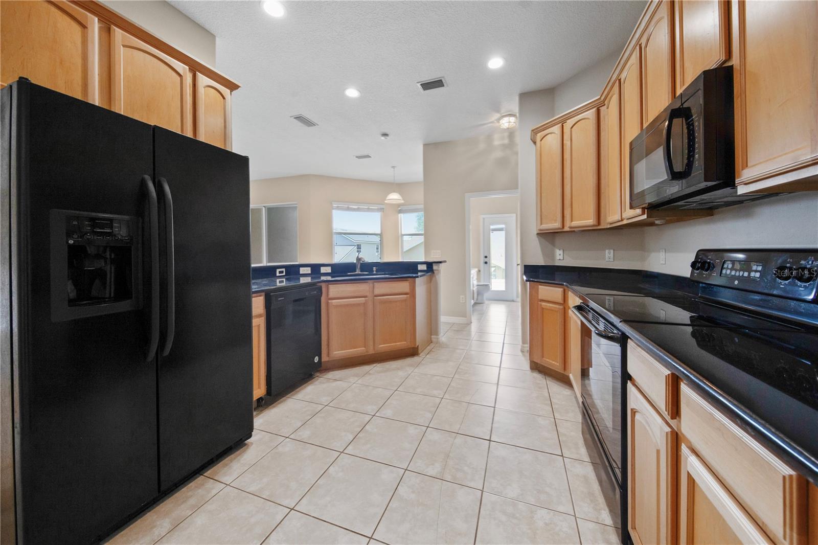 904 White Oak Way