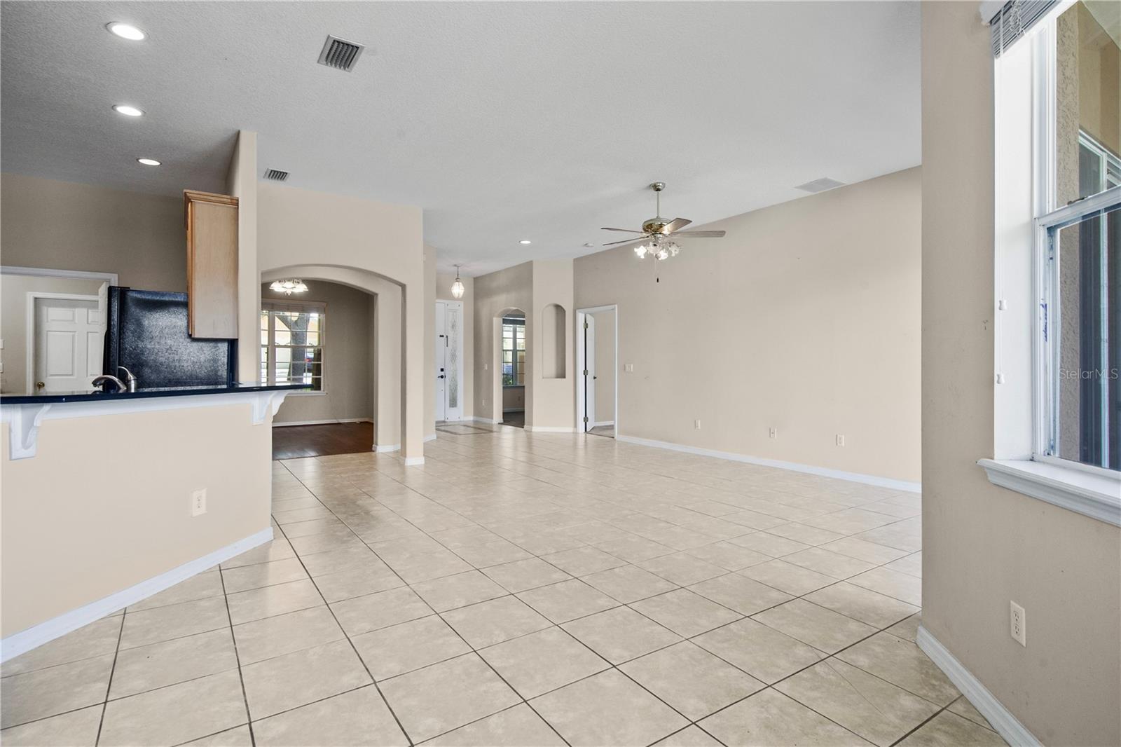904 White Oak Way