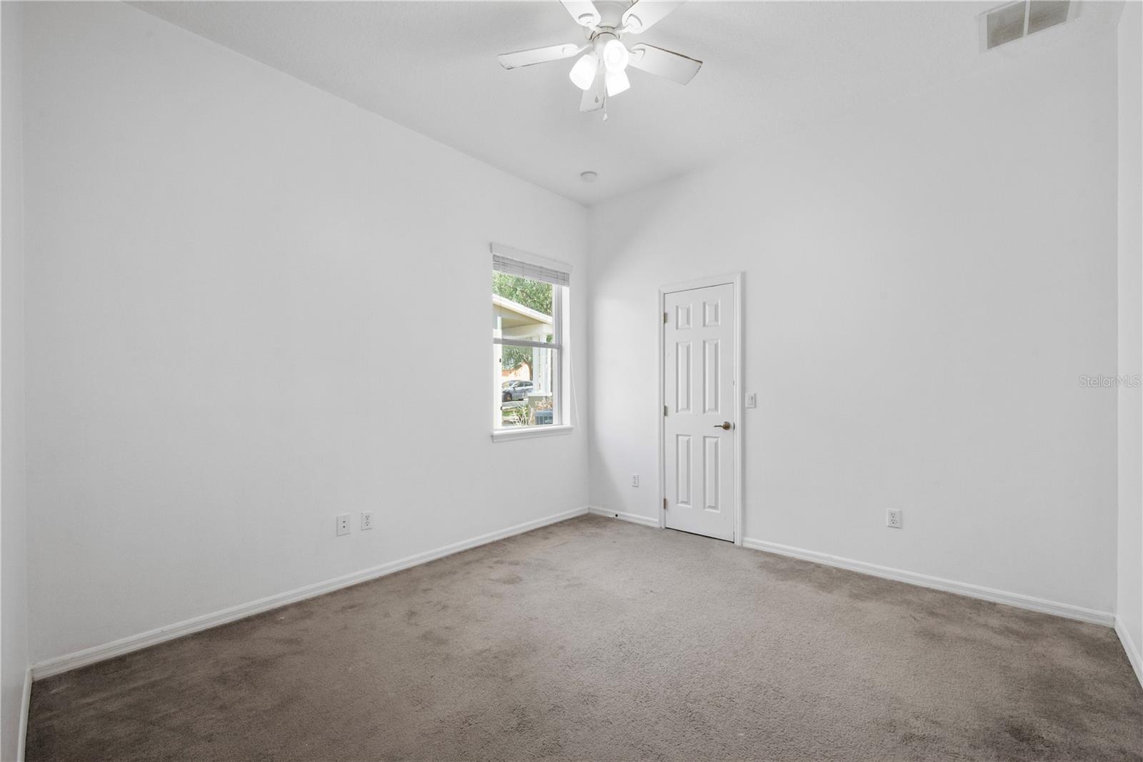 904 White Oak Way