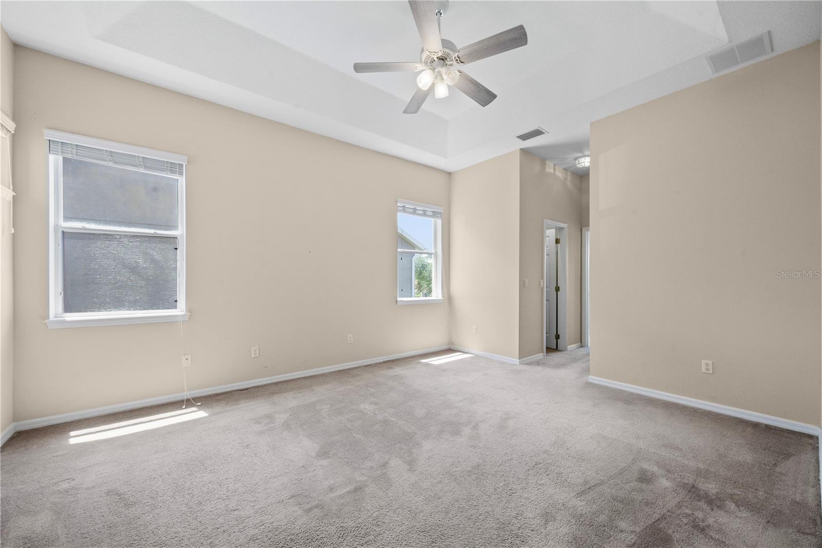 904 White Oak Way