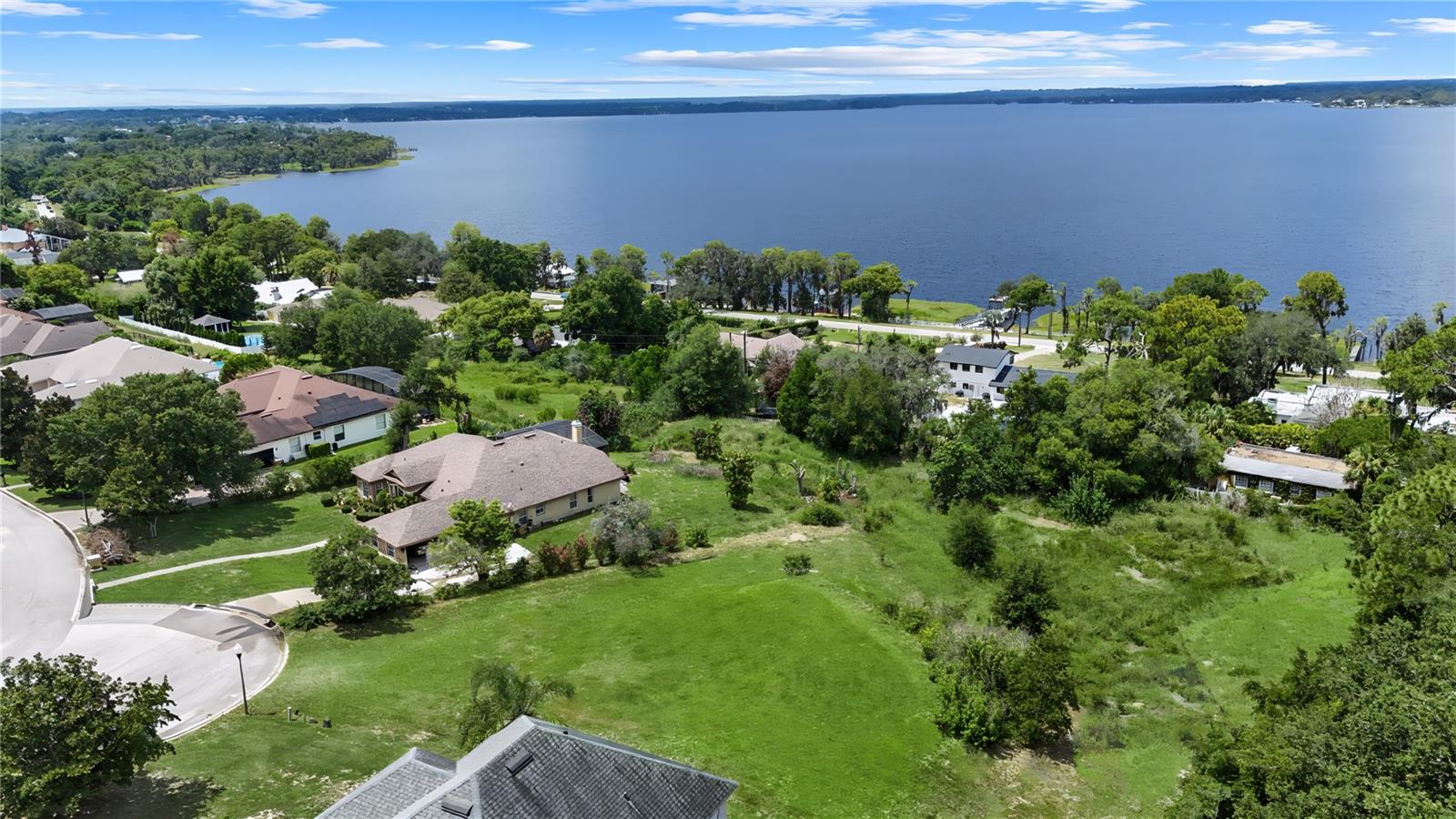 12615 Crown Point Cir