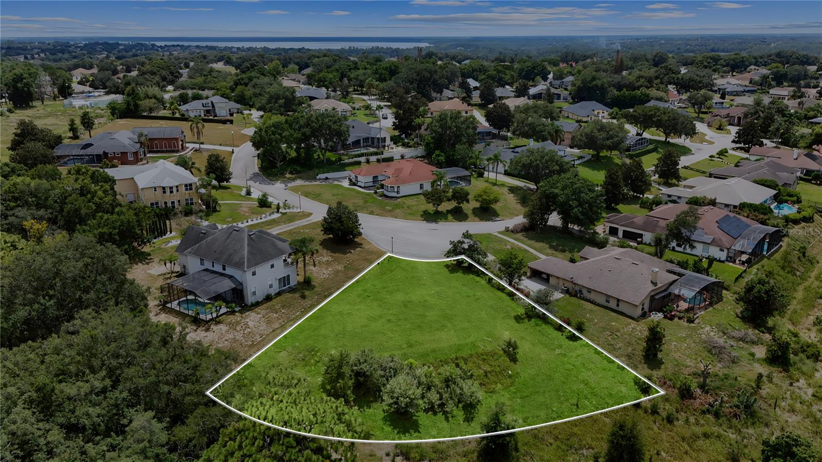 12615 Crown Point Cir