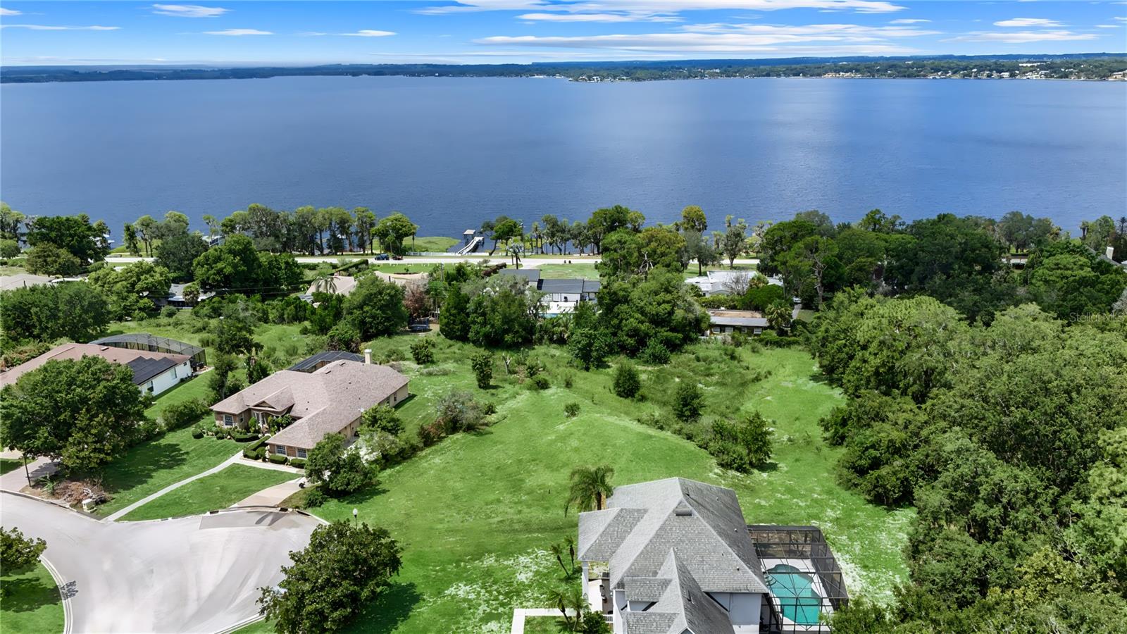 12615 Crown Point Cir