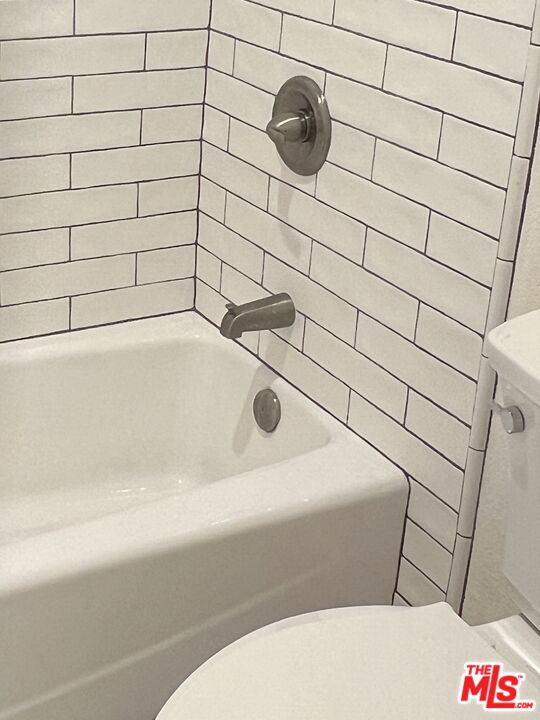 4810 S La Brea Ave Unit: 206