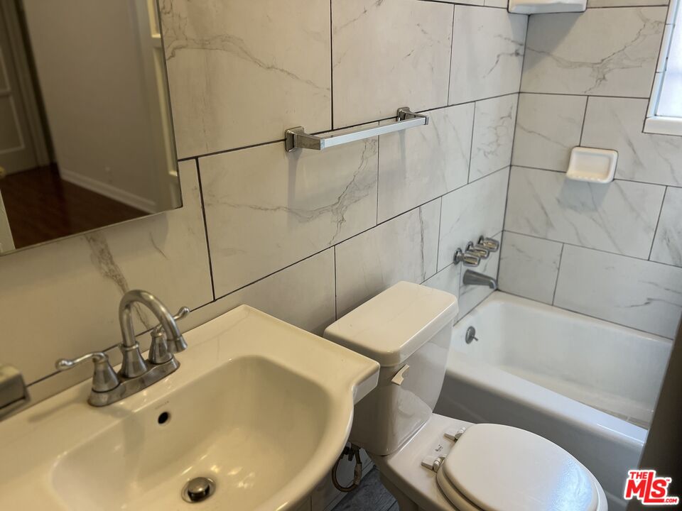 1304 S Mansfield Ave