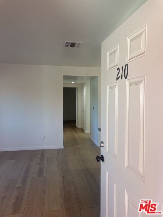 4810 S La Brea Ave Unit: 210