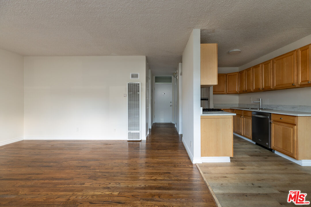 11131 Rose BLVD Unit: 3