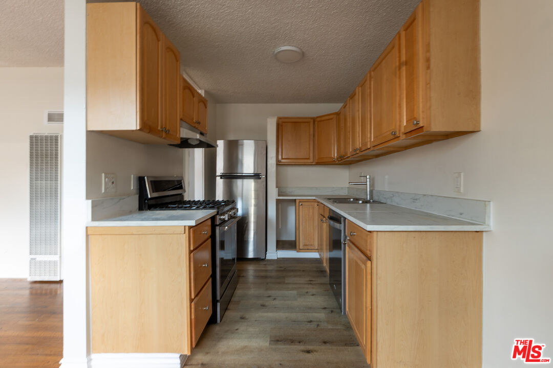 11131 Rose BLVD Unit: 3