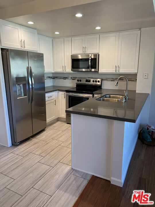 4810 S La Brea Ave Unit: 208