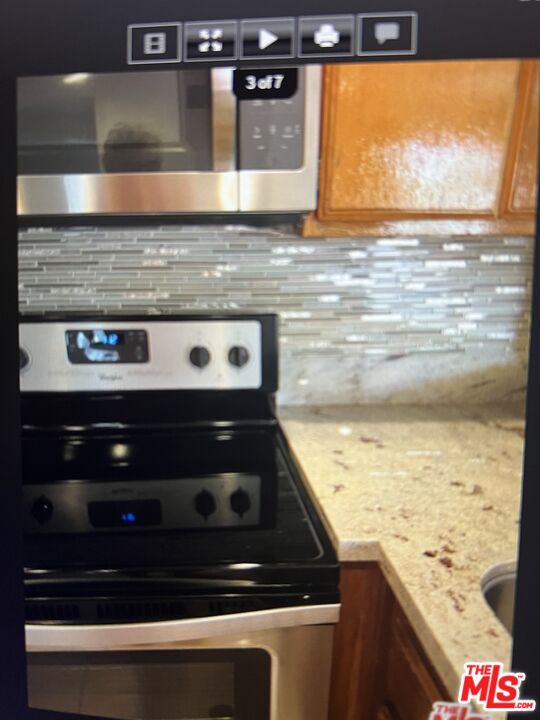 4810 S La Brea Ave Unit: 208