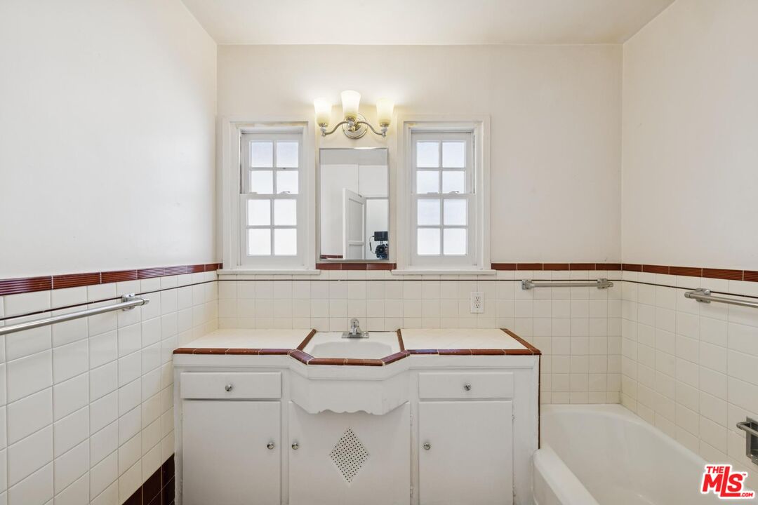 5002 Valley Ridge Ave