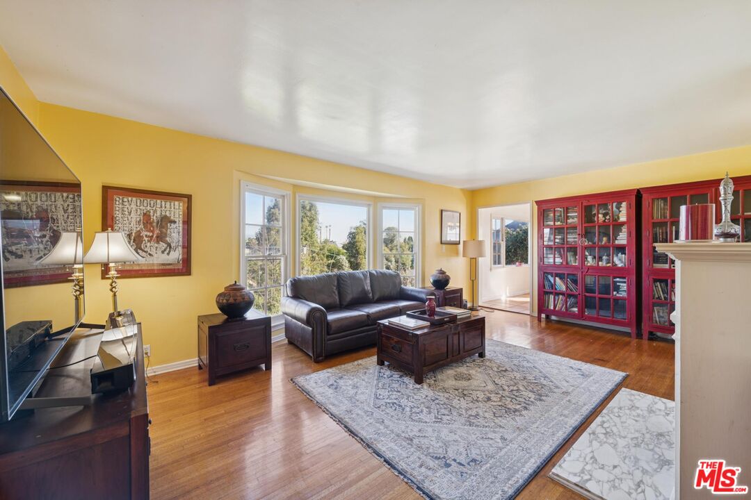 5002 Valley Ridge Ave