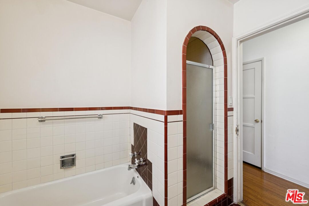 5002 Valley Ridge Ave