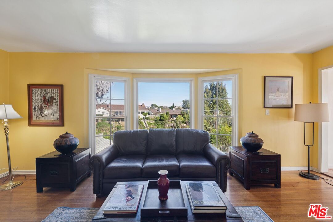 5002 Valley Ridge Ave