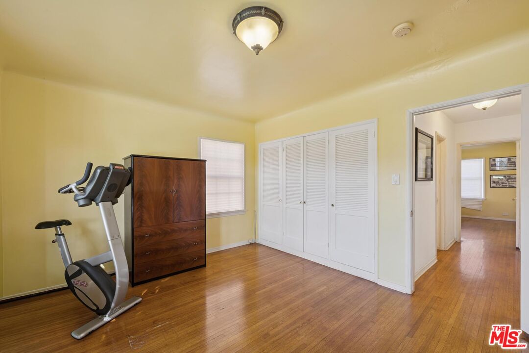 5002 Valley Ridge Ave