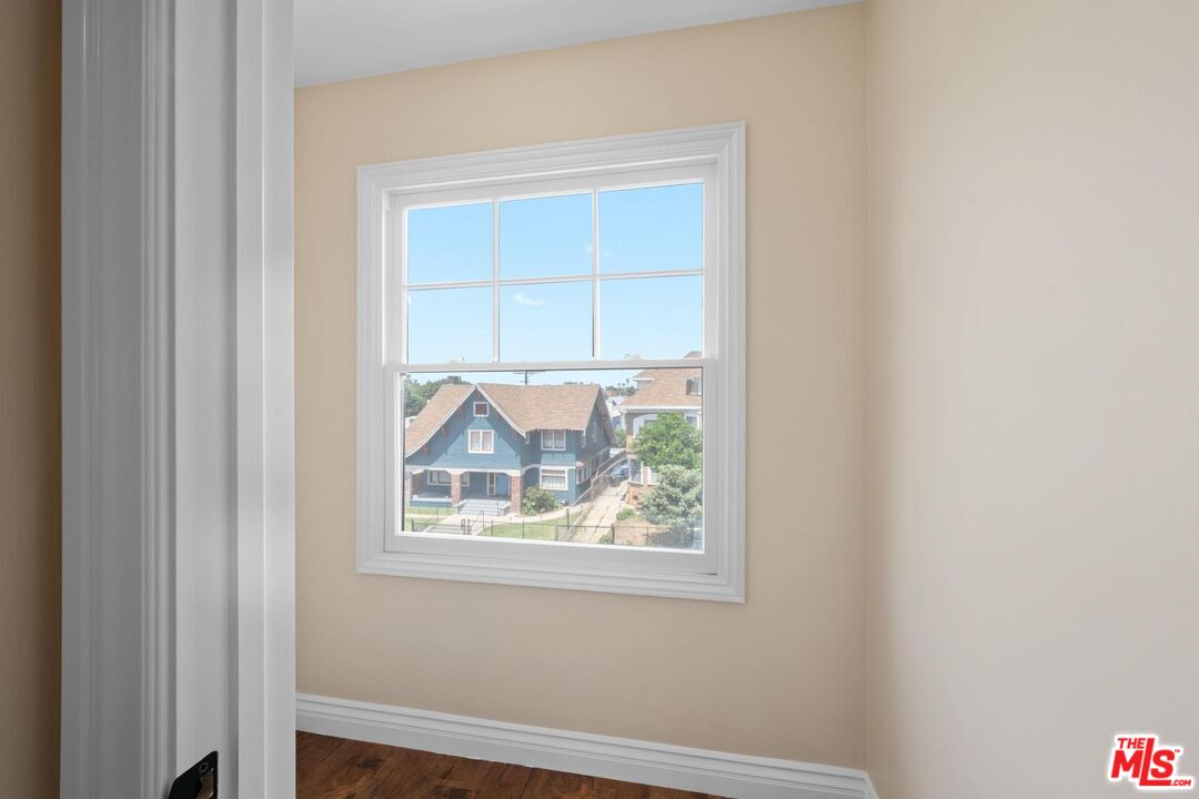 1238 S Bonnie Brae St