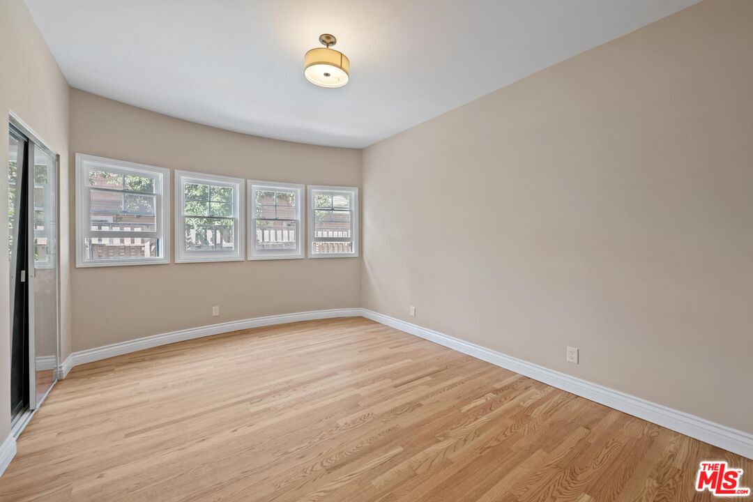 1238 S Bonnie Brae St