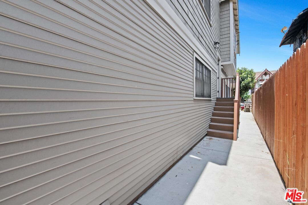 1238 S Bonnie Brae St