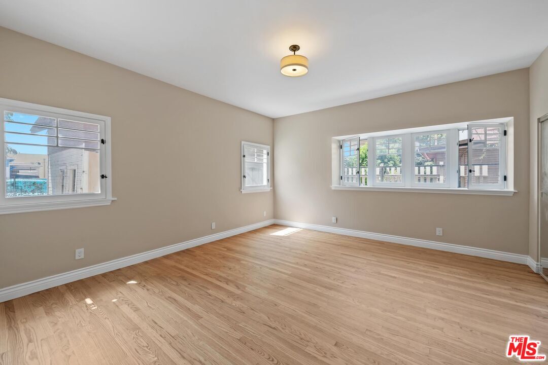 1238 S Bonnie Brae St