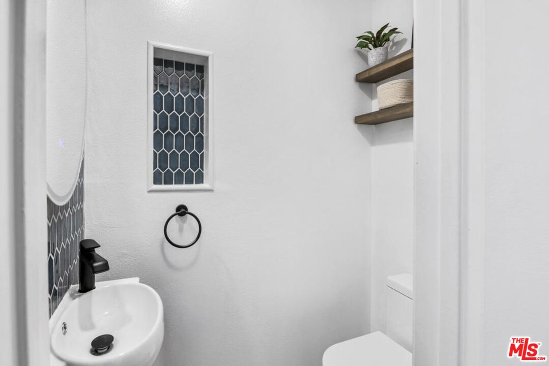 5825 Bowcroft St Unit: 1