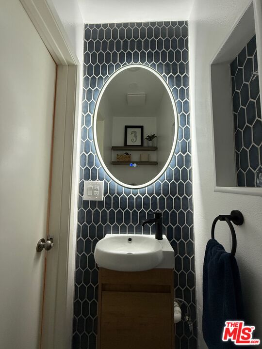 5825 Bowcroft St Unit: 1