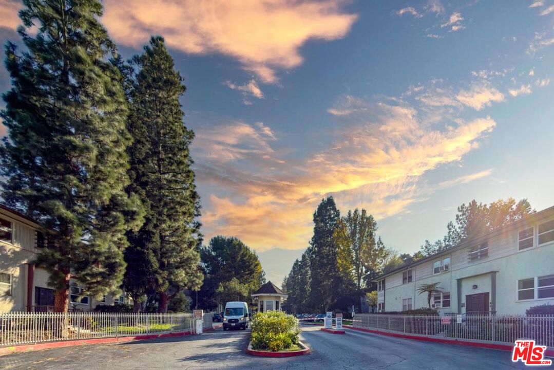 5825 Bowcroft St Unit: 1