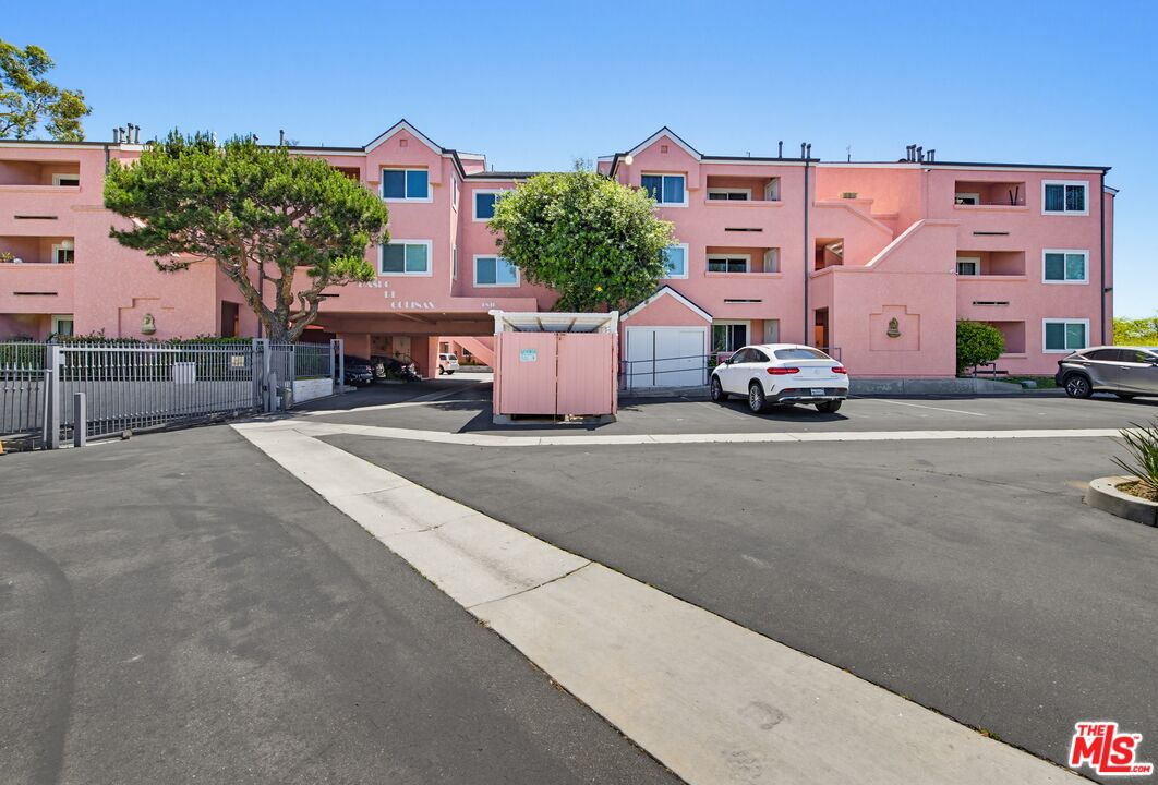 4810 S La Brea Ave Unit: 210