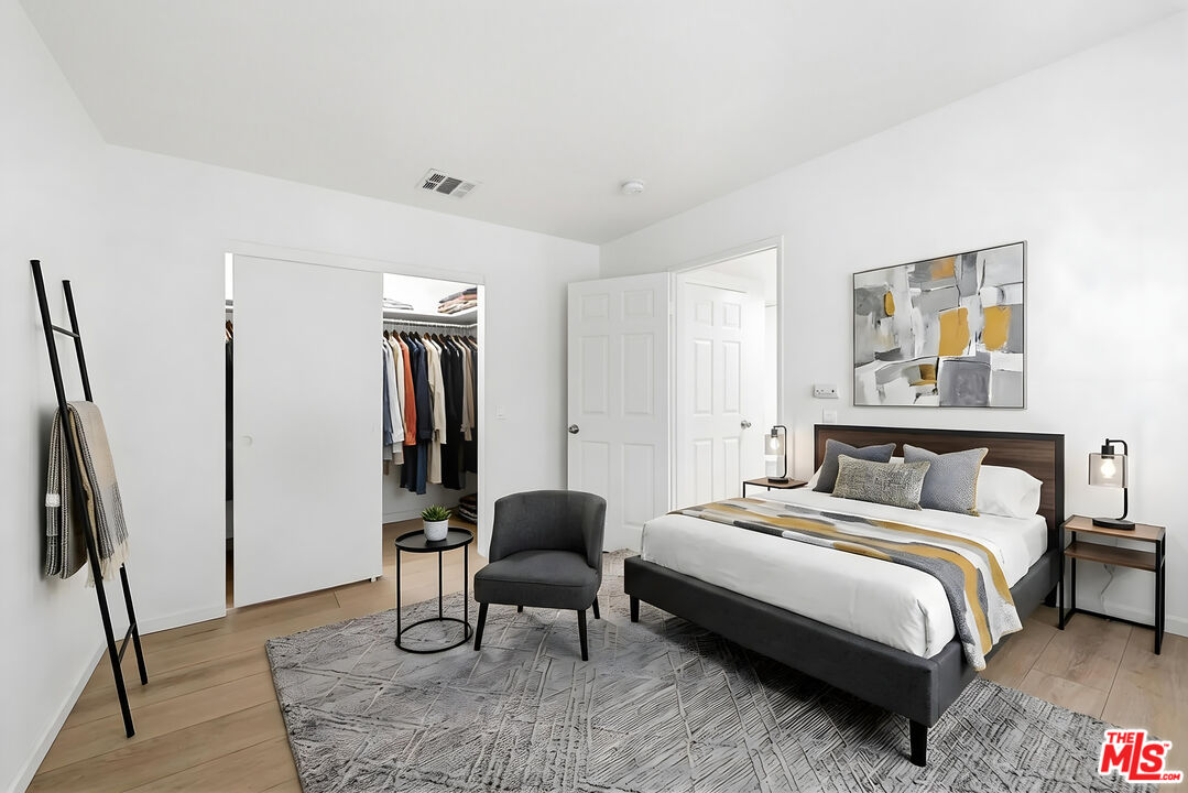 4810 S La Brea Ave Unit: 210